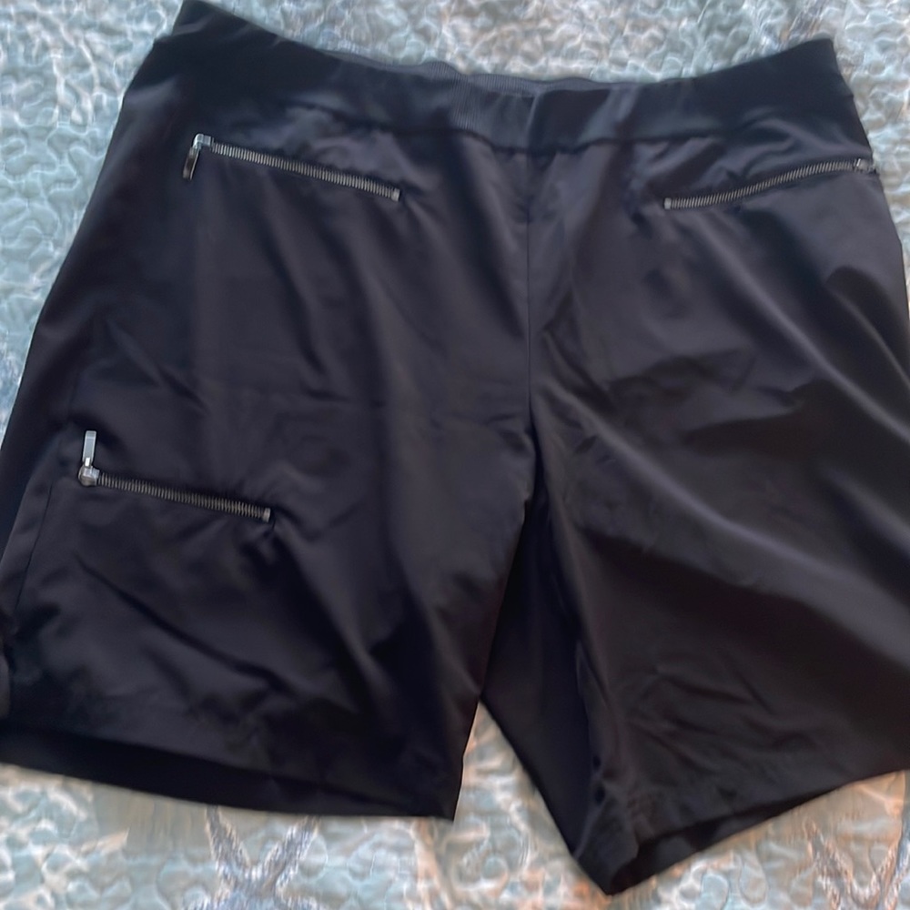 Chico’s zenergy black shorts 3,5 or 18-20W